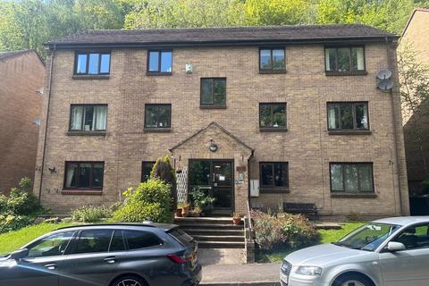 Apartment - Baildon Wood Court, Baildon, Shipley