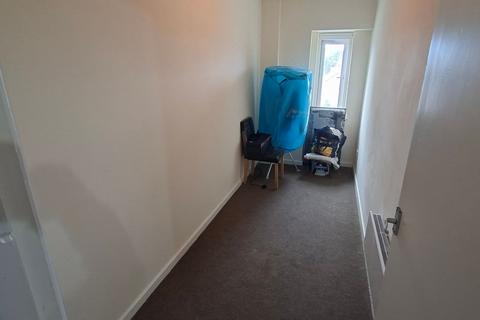 2 bedroom flat to rent, Main Street, Pembroke, SA71