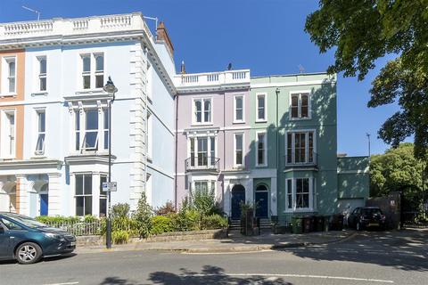 Studio to rent, Durnford Street, Plymouth