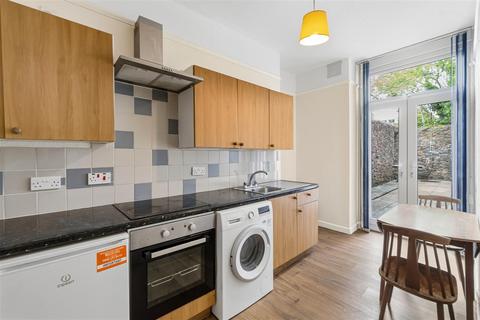 Studio to rent, Durnford Street, Plymouth