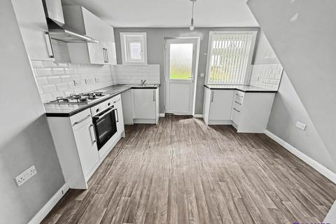 2 bedroom semi-detached house to rent, Greatlands Crescent, Plymouth PL2