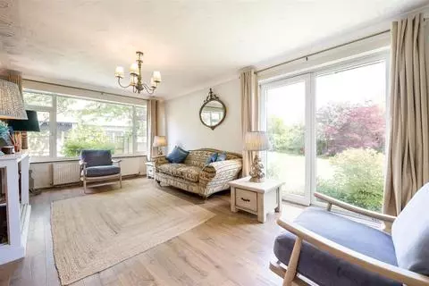 3 bedroom detached bungalow for sale - View 2