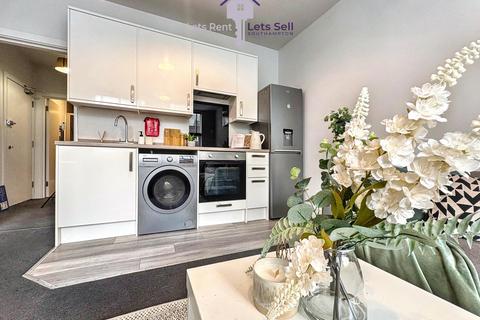 2 bedroom flat to rent, 15 London Road, SO15