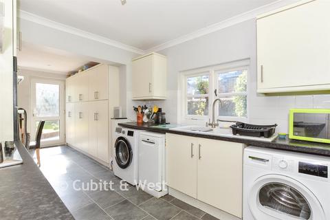 5 bedroom semi-detached house for sale, Beach Road, Littlehampton BN17
