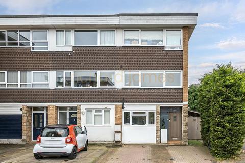 Stanhope Gardens, London, NW7