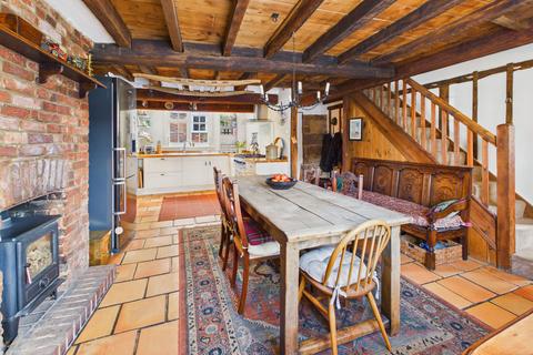 3 bedroom character property for sale, St. James Square, Wadhurst, TN5