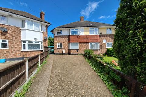 2 bedroom flat to rent, Elmcroft Close, Feltham