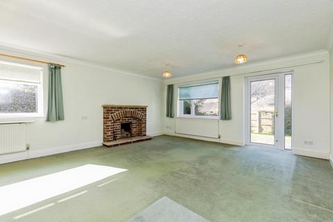 3 bedroom bungalow for sale, Little East Street, Billingshurst, West Sussex, RH14