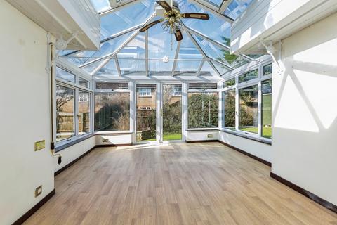 3 bedroom bungalow for sale, Little East Street, Billingshurst, West Sussex, RH14
