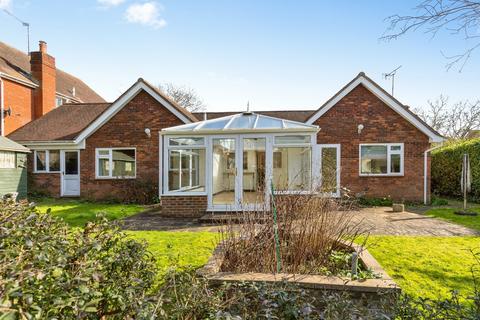 3 bedroom bungalow for sale, Little East Street, Billingshurst, West Sussex, RH14