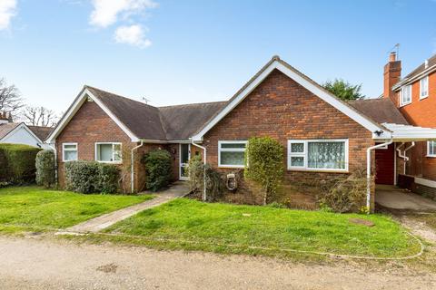 3 bedroom bungalow for sale, Little East Street, Billingshurst, West Sussex, RH14
