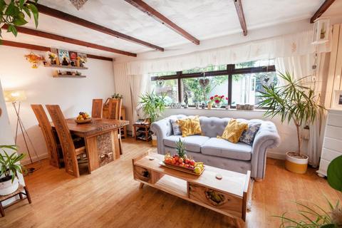 2 bedroom cottage for sale, Tottington Road, Bury BL8