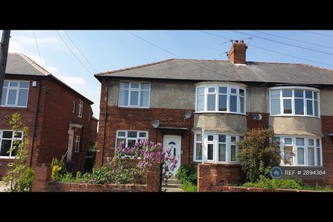 2 bedroom flat to rent, Ferndene Grove, Newcastle Upon Tyne, NE7
