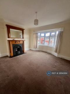 2 bedroom flat to rent, Ferndene Grove, Newcastle Upon Tyne, NE7