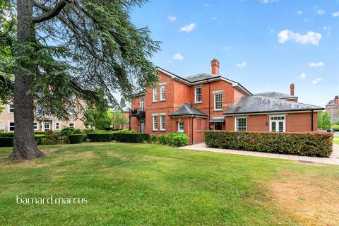 2 bedroom apartment for sale, Sherwood Way, Epsom