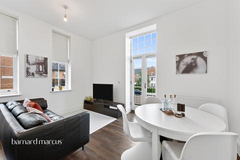 2 bedroom apartment for sale, Sherwood Way, Epsom