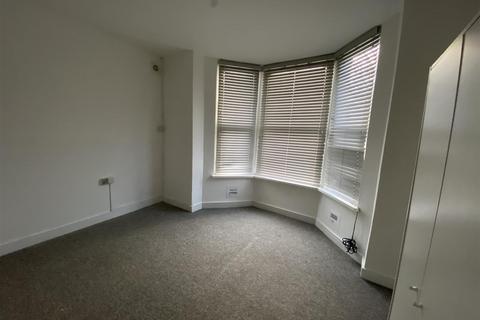 1 bedroom flat to rent, 8a Llantrisant Street Cathays, Cardiff CF24