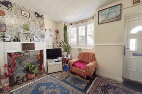 2 bedroom semi-detached house for sale, Worcester Road, Manor Park, London, E12