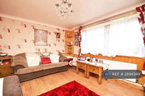 2 bedroom flat to rent, Woodcote Road, Southampton, SO17