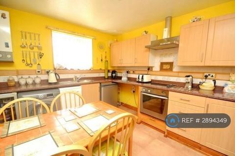 2 bedroom flat to rent, Woodcote Road, Southampton, SO17