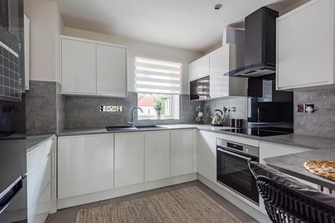 1 bedroom flat to rent, Gunnersbury Gardens, Acton, London, W3