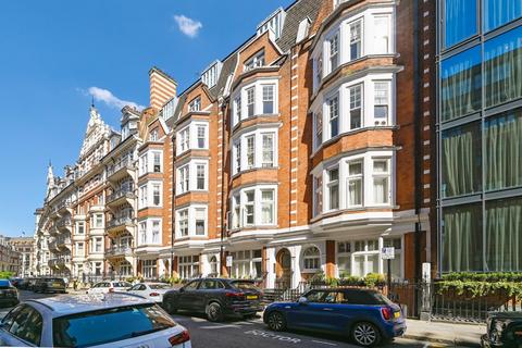 Studio Flat - Jefferson House, Basil Street, Knightsbridge, SW3