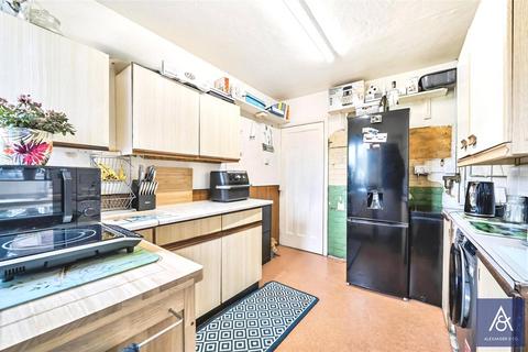 3 bedroom semi-detached house for sale, Biddlesden Road, Brackley NN13