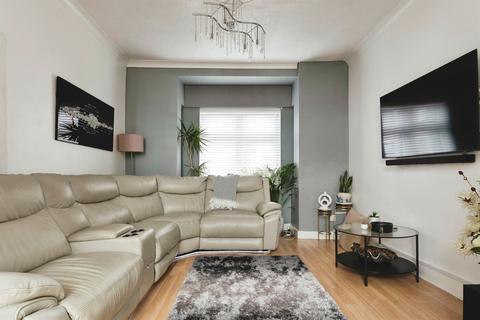3 bedroom terraced house for sale, South Esk Road, London