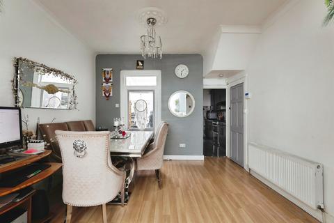 3 bedroom terraced house for sale, South Esk Road, London
