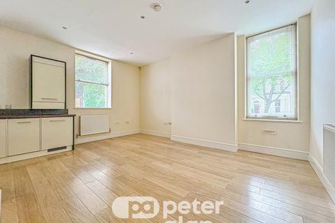 2 bedroom apartment to rent, The Parade, Cardiff, CF24