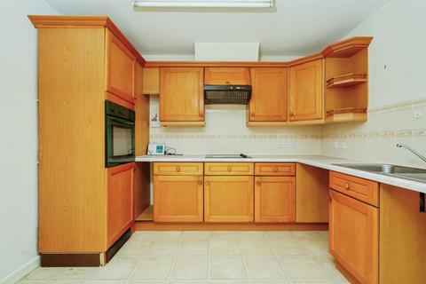 2 bedroom retirement property for sale, Fairacres Road, Didcot