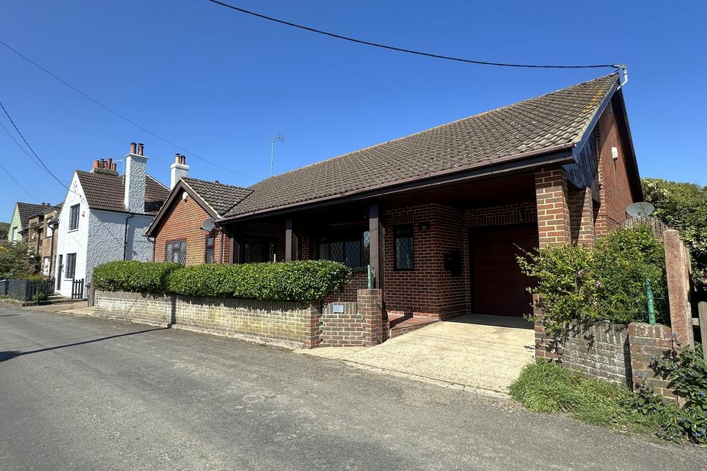 3 bedroom detached house for sale in Martin Mill 3 bedroom detached house for sale in Martin Mill