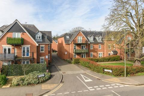 2 bedroom apartment for sale, Molesey Road, Hersham, Walton-on-Thames, KT12