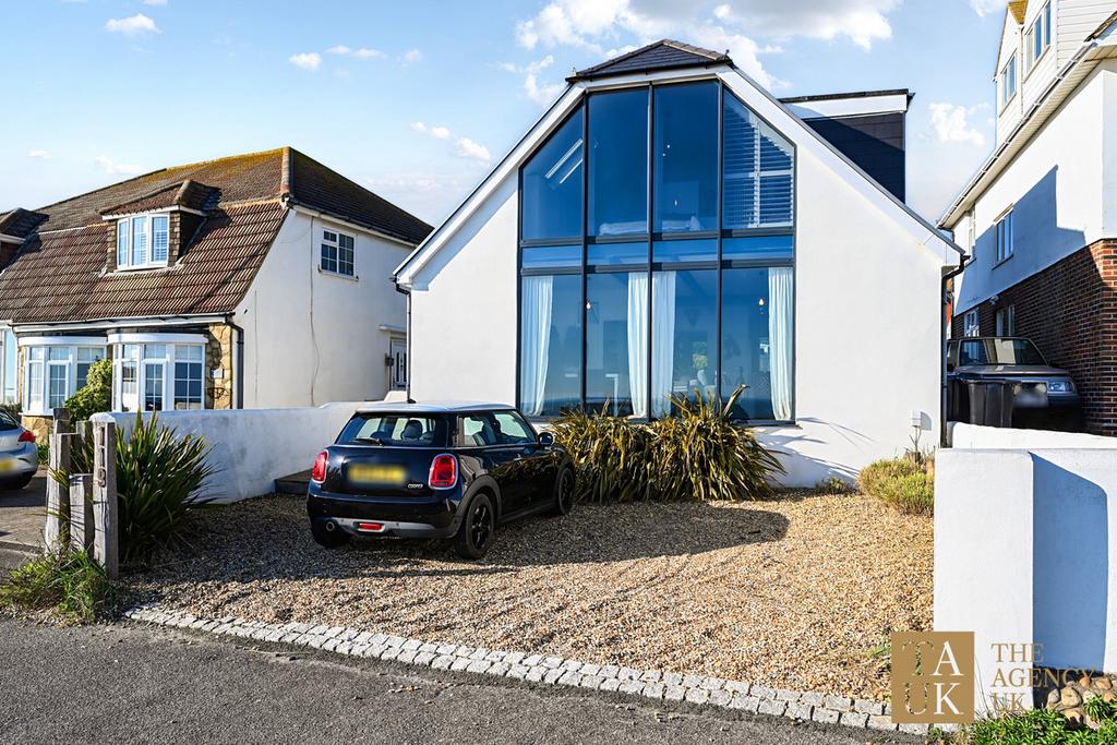 4 bedroom detached house for sale in Brighton 4 bedroom detached house for sale in Brighton