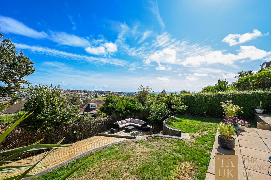 4 bedroom detached house for sale in Brighton 4 bedroom detached house for sale in Brighton