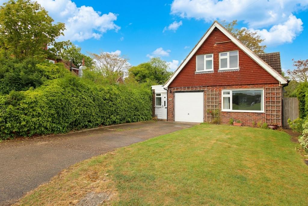3 bedroom detached house for sale in Ashford 3 bedroom detached house for sale in Ashford