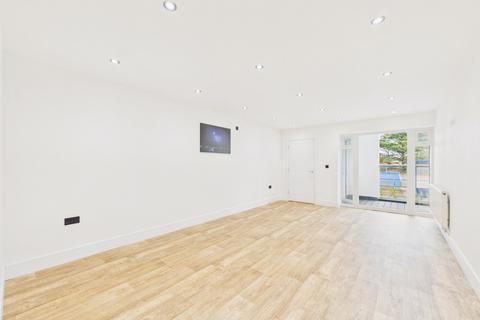 2 bedroom apartment for sale, The Parade, New Romney TN28