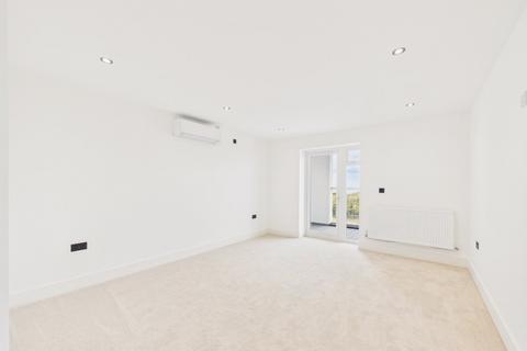 2 bedroom penthouse for sale, The Parade, New Romney TN28