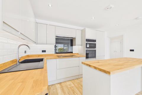 2 bedroom apartment for sale, The Parade, New Romney TN28