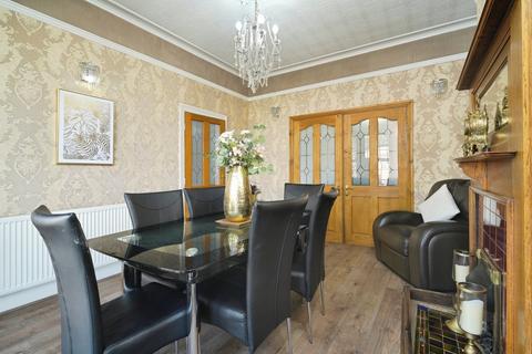 4 bedroom terraced house for sale, The Avenue, Acocks Green, Birmingham, West Midlands, B27