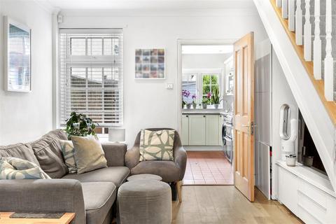 2 bedroom cottage for sale, Lindsey Street, Epping