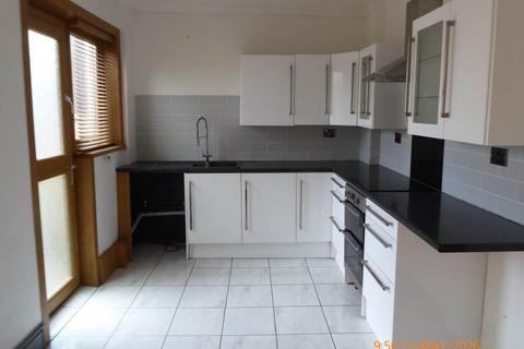 2 bedroom terraced house to rent, Victoria Rd, Ponthenri,