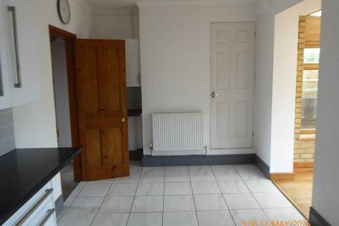 2 bedroom terraced house to rent, Victoria Rd, Ponthenri,