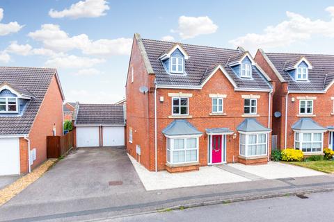 5 bedroom detached house for sale, Aintree Drive, Rushden NN10