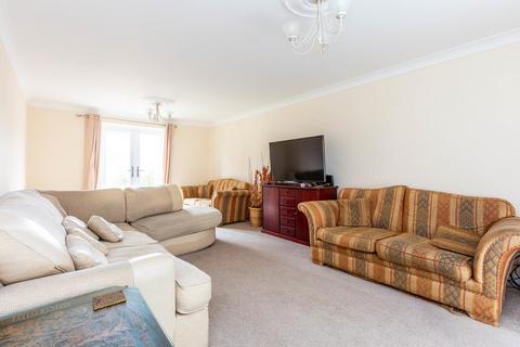 5 bedroom detached house for sale, Aintree Drive, Rushden NN10