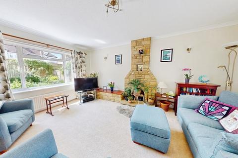 4 bedroom detached house for sale, Foxgrove Drive
