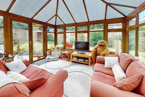 4 bedroom detached house for sale, Foxgrove Drive