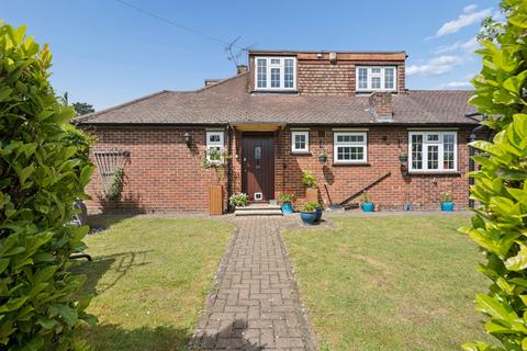4 bedroom semi-detached bungalow for sale, Farm Road, Maidenhead