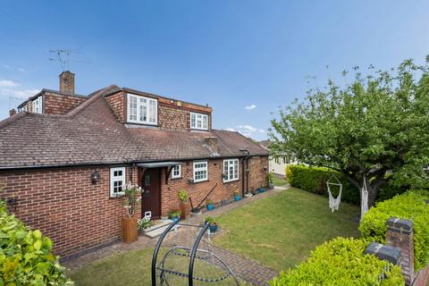 4 bedroom semi-detached bungalow for sale, Farm Road, Maidenhead