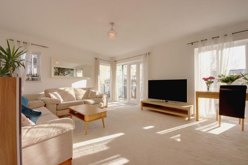 Signal Modena Modena Mews, Watford, WD18 2 bed apartment to rent - £1,750 pcm (£404 pw)